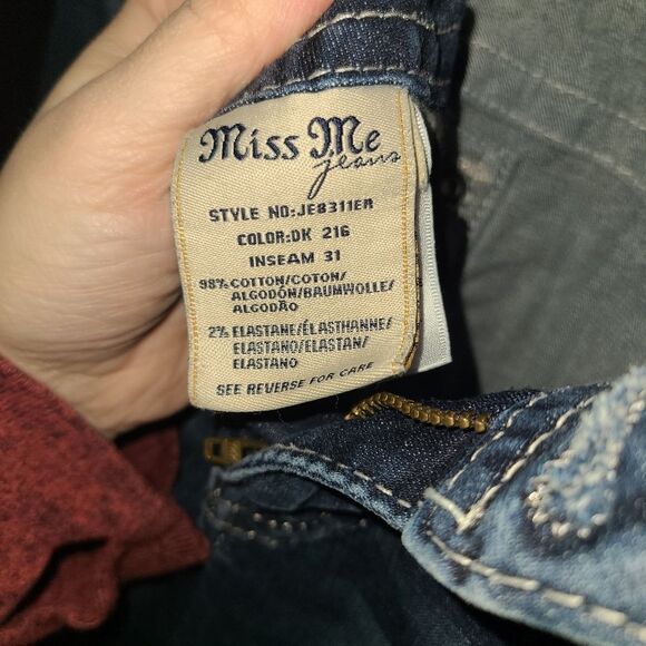 Miss Me Mid-Rise Easy Boot Jeans Size 27, inseam 31 Embroidered pockets! - Picture 4 of 5